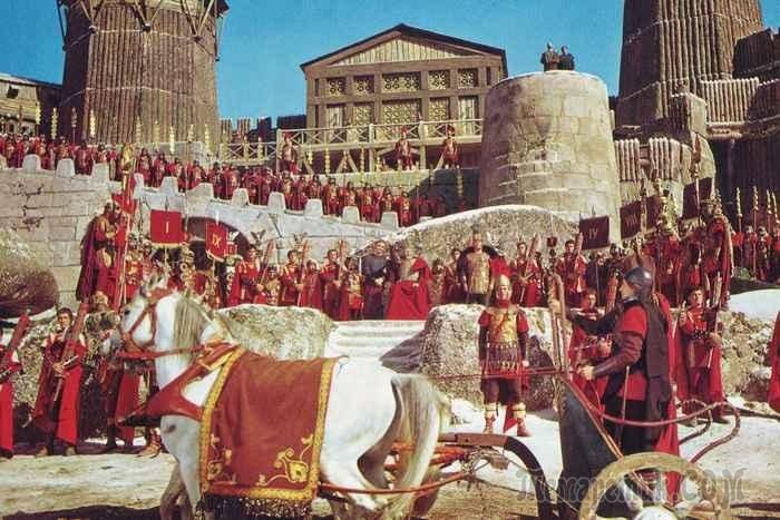 Сколько веков просуществовала Римская империя?
