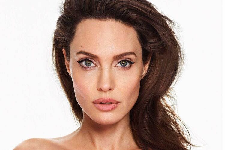 По какой роли Анджелина Джоли известна в первую очередь?