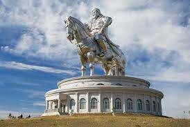 Что Чингиз-хан сделал с очень метким лучником, ранившим его в 1200 году?