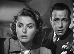 Как называется культовый голливудский фильм 40-х годов, в котором главные роли сыграли Хамфри Богарт и Ингрид Бергман?