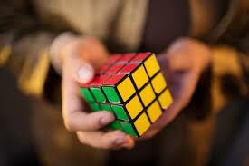 В какой стране изобрели механическую головоломку, известную как кубик Рубика?