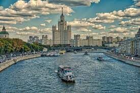  Эта река имеет протяженность чуть более 7-ми километров и протекает по территории Москвы.