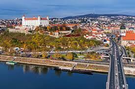 И еще немного Европы. На какой реке стоит Братислава?