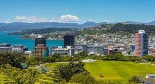 Какая европейская столица расположена на островах Зеландия, Слотсхольмен и Амагер?