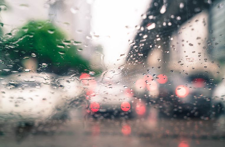 Вы автолюбитель? Как вы относитесь к дождю каждый раз после помывки машины?