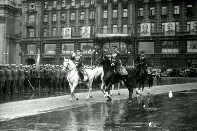 Начнем с самого простого. Верно ли, что именно Рокоссовский командовал парадом победы 24 июня 1945 года?