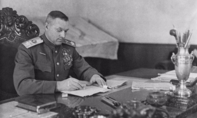 С 1937 по 1940 Рокоссовский был под заключением в следственной тюрьме. Какова была причина ареста?