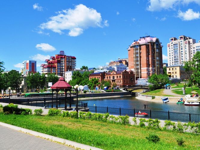 На какой реке расположен город Хабаровск?