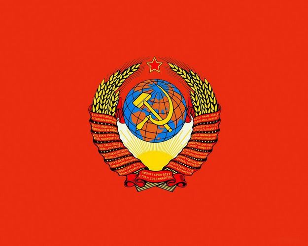 Какая страна первой вышла из состава СССР?