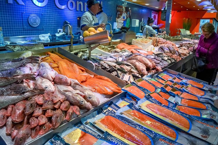 По каким признакам ты сможешь определить, что рыба в магазине свежая?