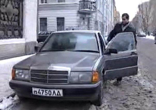 На какой машине ездил Сергей Челищев?