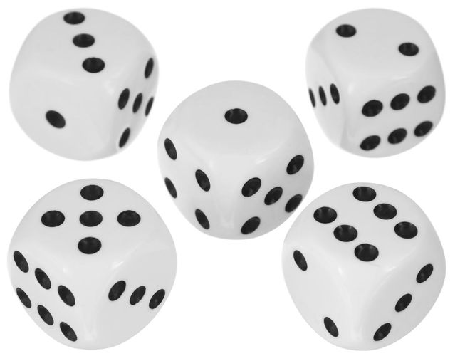 Сколько составляет сумма очков обыкновенного шестистороннего игрального кубика?