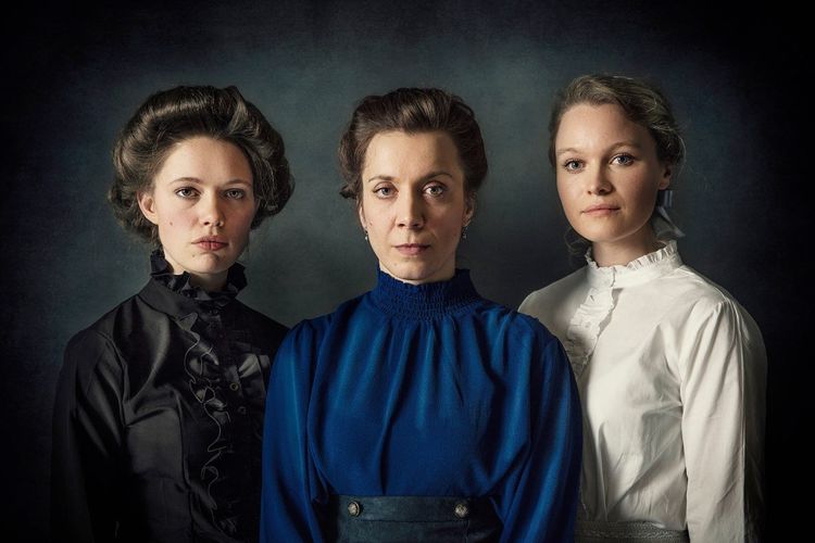 Как звали главных героинь пьесы «Три сестры» Антона Павловича Чехова?