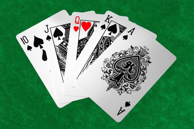 Определенная комбинация карт в покере?
