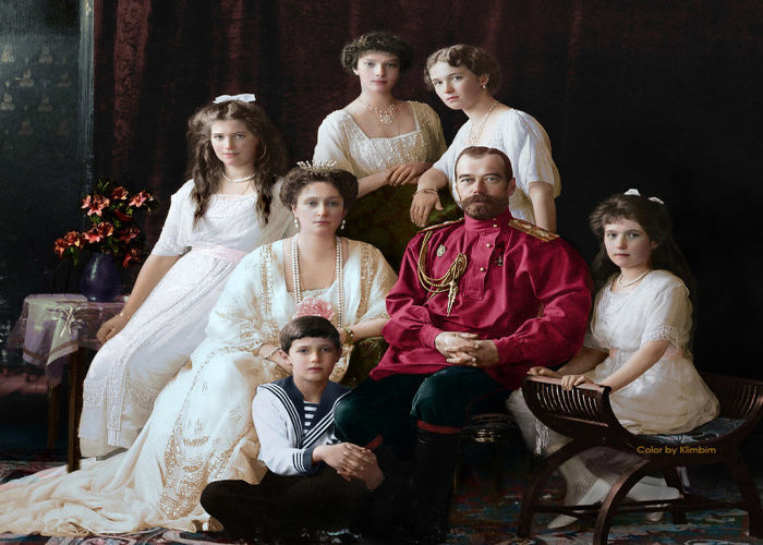 В каком году Николая II и всю его семью расстреляли?