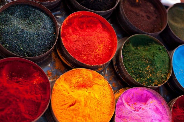 Какой цвет в древности считался самым «дорогим», т.к. получить его было достаточно сложно?