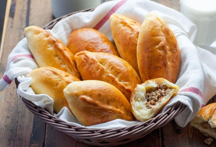 Какое блюдо означает «сырой пирожок» в переводе с крымско-татарского?