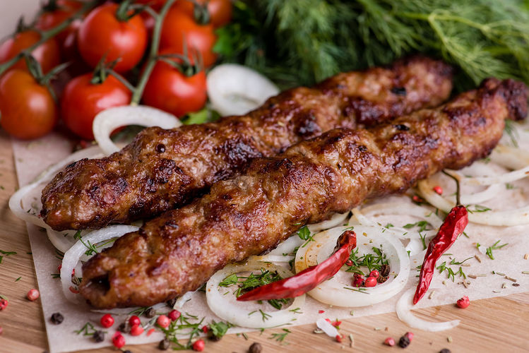 Из чего готовят арабский люля-кебаб?