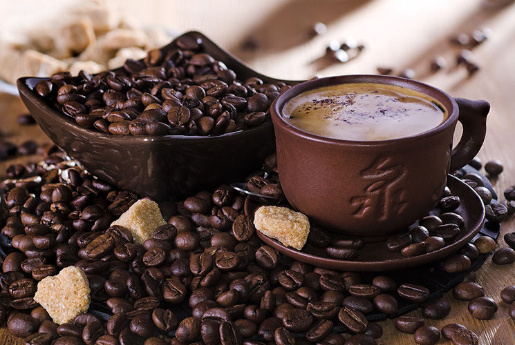 Сколько всего калорий в чашке кофе без добавок (без сахара, сливок, сиропов)?