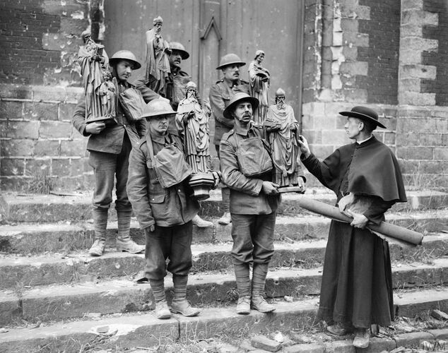 В Первой мировой войне Канада воевала на стороне Великобритании.