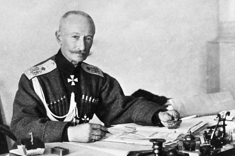 Крупнейшим наступлением русской армии руководил Алексей Алексеевич Брусилов.