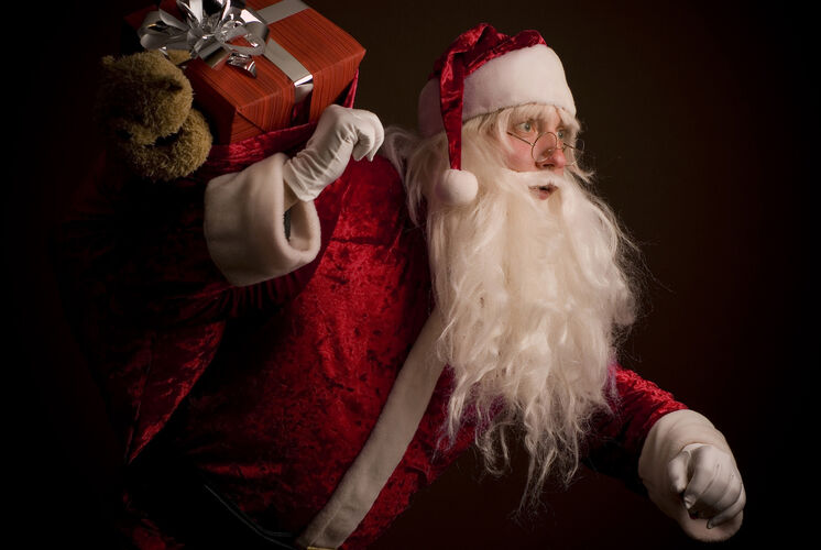 Куда Дед Мороз кладет подарки?
