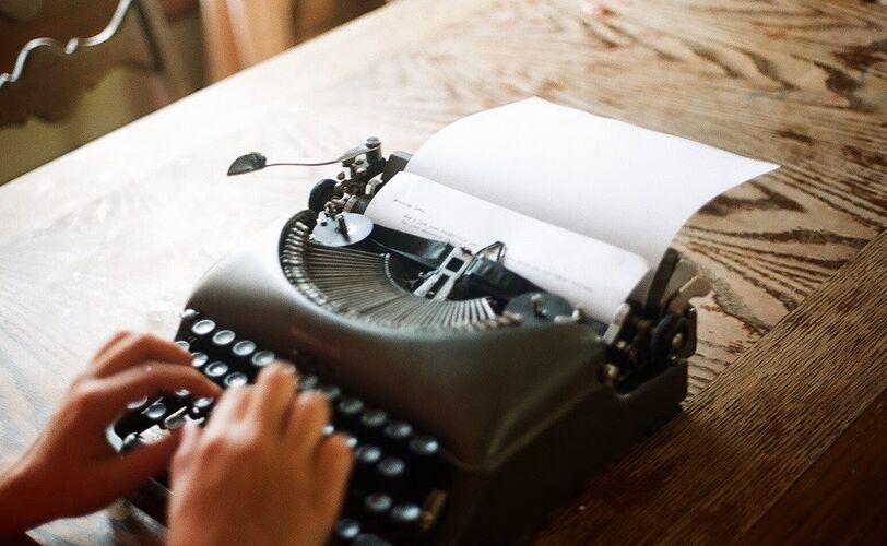 Первый в мире роман который был напечатан на печатной машинке, а не написан от руки – это …