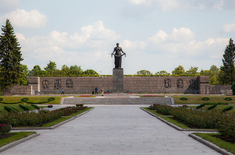 Это мемориальное кладбище расположено на севере Санкт-Петербурга, одно из мест массовых захоронений жертв блокады Ленинграда и воинов.  