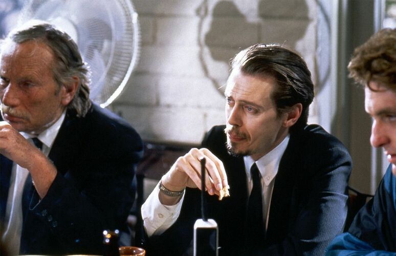 В знаменитой сцене из фильма «Бешеные псы» один из героев отказался давать чаевые официантке. Кто это был?