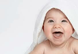 Знаете ли вы, когда новорожденные дети начинают осмысленно смеяться?