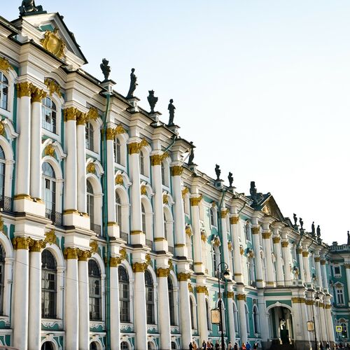 Кто стал главным архитектором Зимнего Дворца в Санкт-Петербурге?