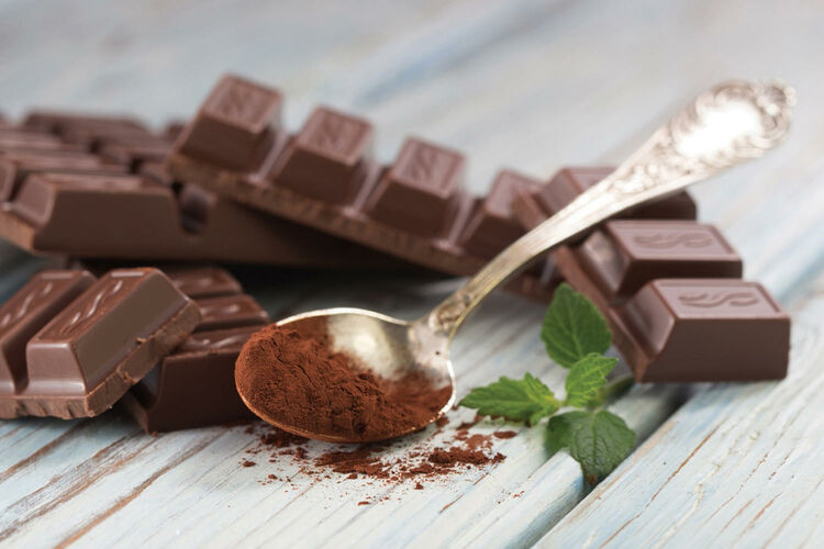 Шоколад - эффективное средство от хронического кашля.