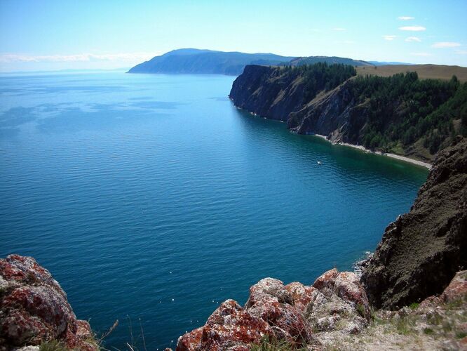 2. Какова глубина озера Байкал?