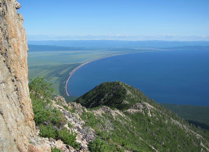 6. Самый большой полуостров озера Байкал?
