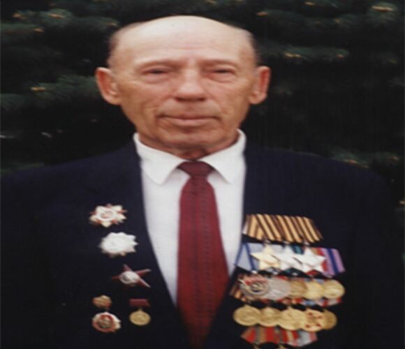 Полный кавалер орденов Славы, житель Зимовниковского района…?