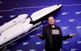 В каком году Маск основал свою компанию  SpaceX?
