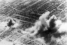 Сколько тысяч жизней мирных людей унесла бомбардировка города 23 августа 1942 года?