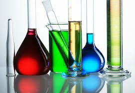 Какое химическое соединение является основным действующим компонентом всех моющих средств?
