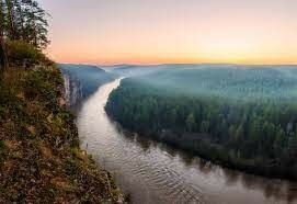В какое море впадает река Урал?