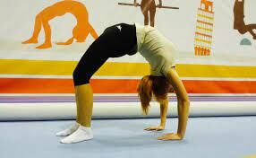 Как называется гимнастическое упражнение для тренировки гибкости?