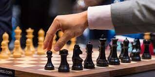 Какая религия в прошлом весьма негативно относилась к шахматам?
