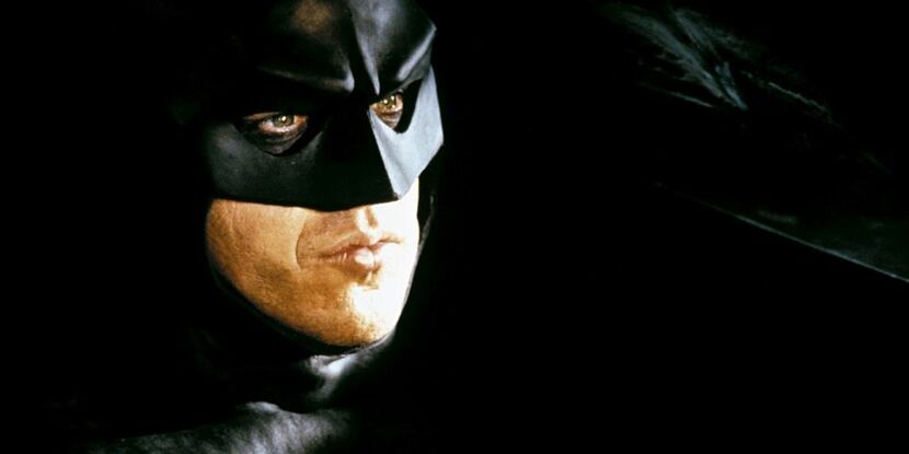 Кто сыграл Бэтмена в фильме Тима Бёртона 1989 года?