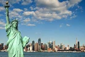 Статую Свободы, главный символ США, придумали не американцы. Её создал скульптор, который был по национальности...