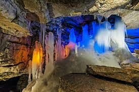 Одной из главных достопримечательностей Урала является Кунгурская пещера. Кто первым описал её?