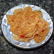   Блюда из медуз являются деликатесом в ряде стран. Какой метод обработки медуз не используется?