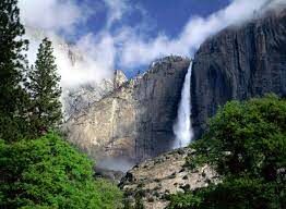  Североамериканский водопад Йосемите входит в двадцатку самых высоких водопадов мира. В каком штате США он расположен?