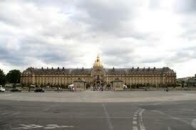 Какой из соборов Парижа является частью Дома инвалидов?