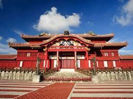   Замок Сюри перешел во владение японского императора в...
