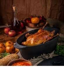 Как в петербургском говоре называют традиционную посуду для тушения птицы - утятницу или гусятницу?