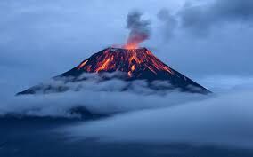Самый высокий действующий вулкан в мире носит необычное название...